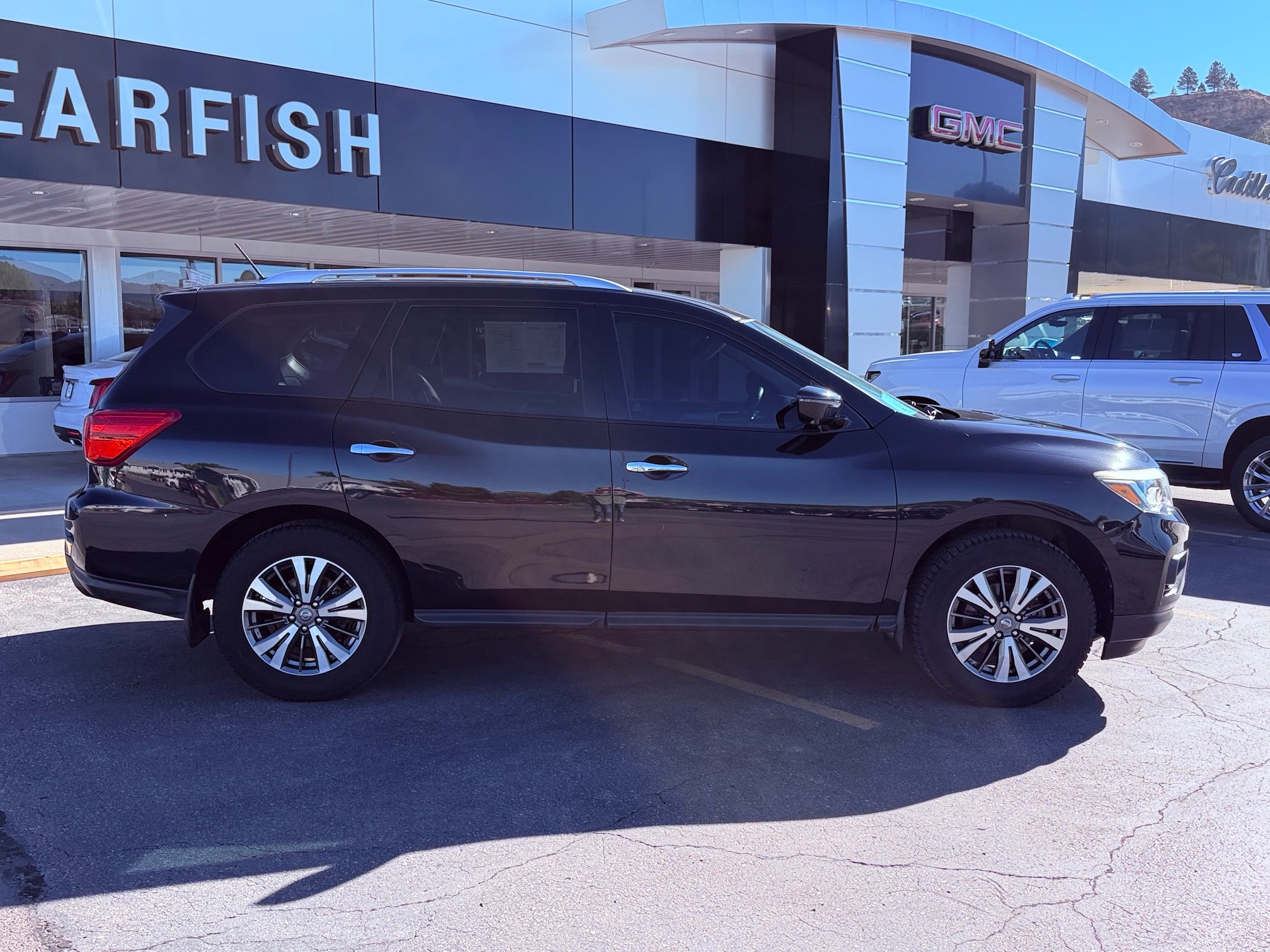 2017 Nissan Pathfinder Base