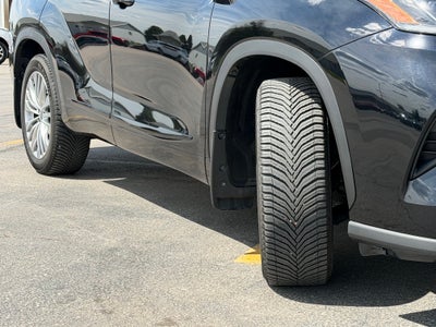 2022 Toyota Highlander Base