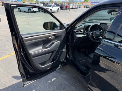 2022 Toyota Highlander Base