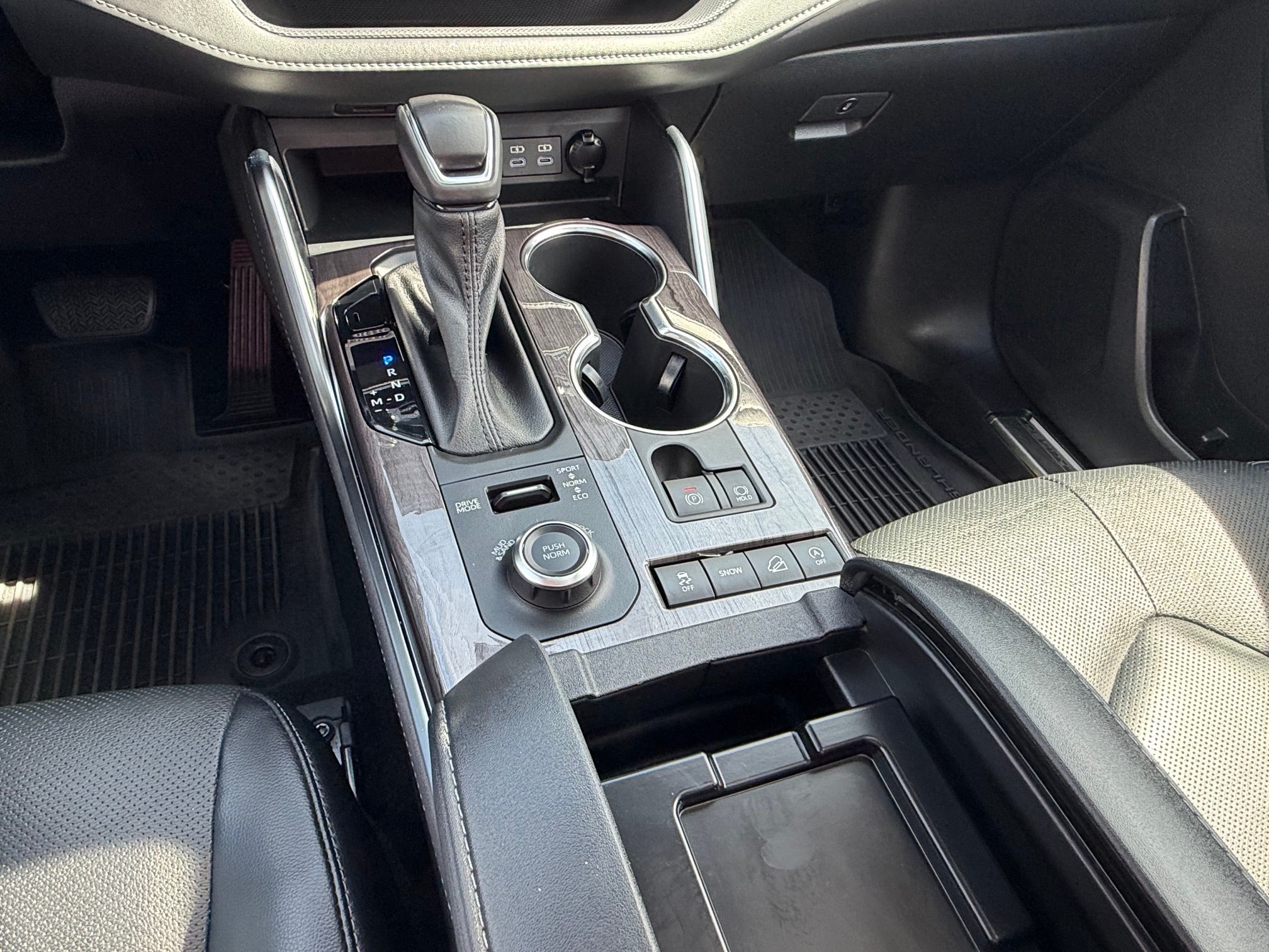 2022 Toyota Highlander Base
