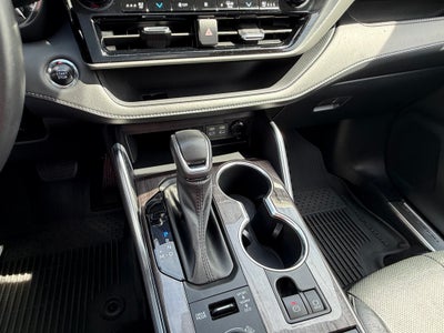 2022 Toyota Highlander Base