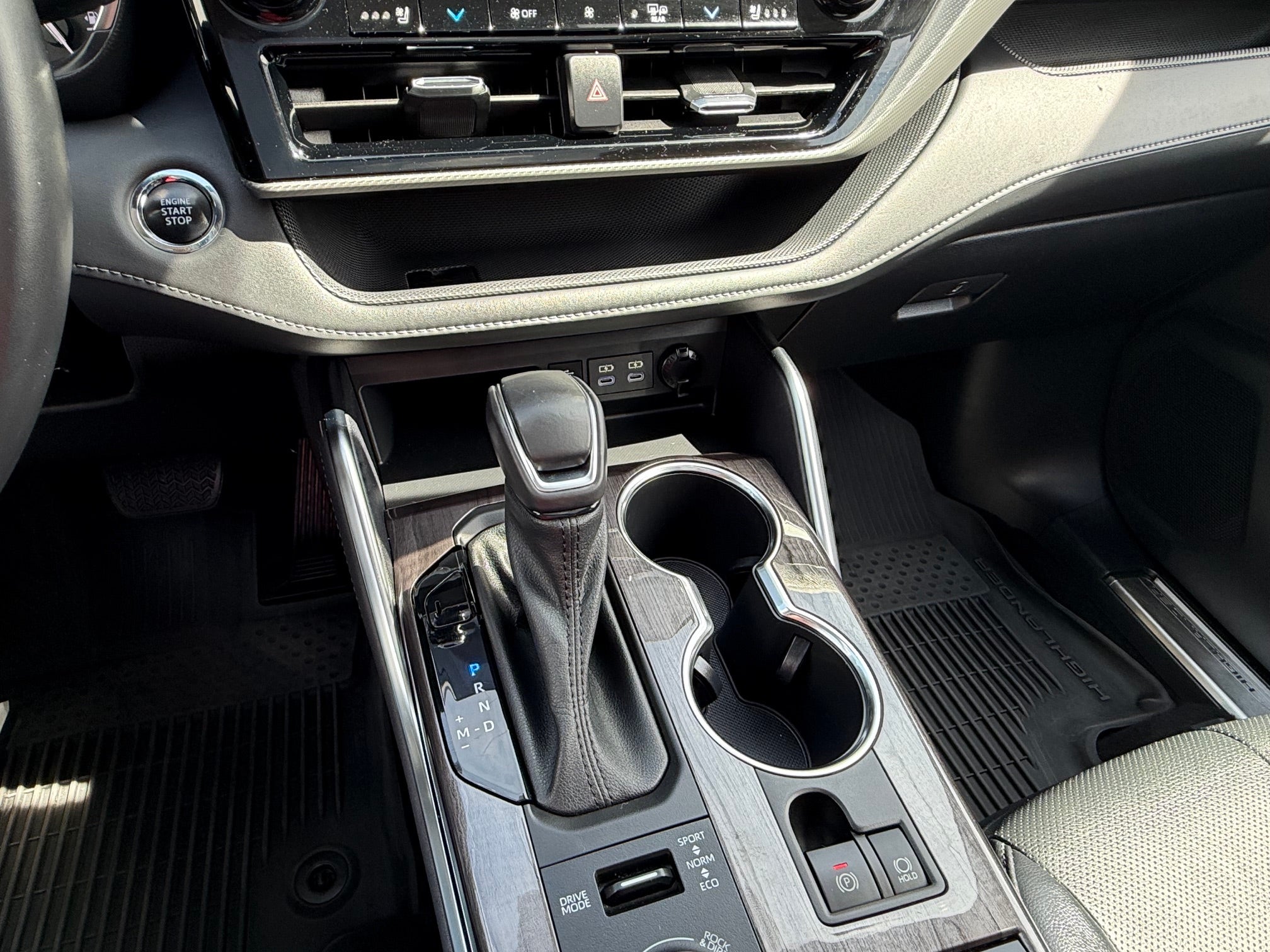 2022 Toyota Highlander Base