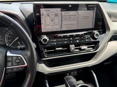 2022 Toyota Highlander Base