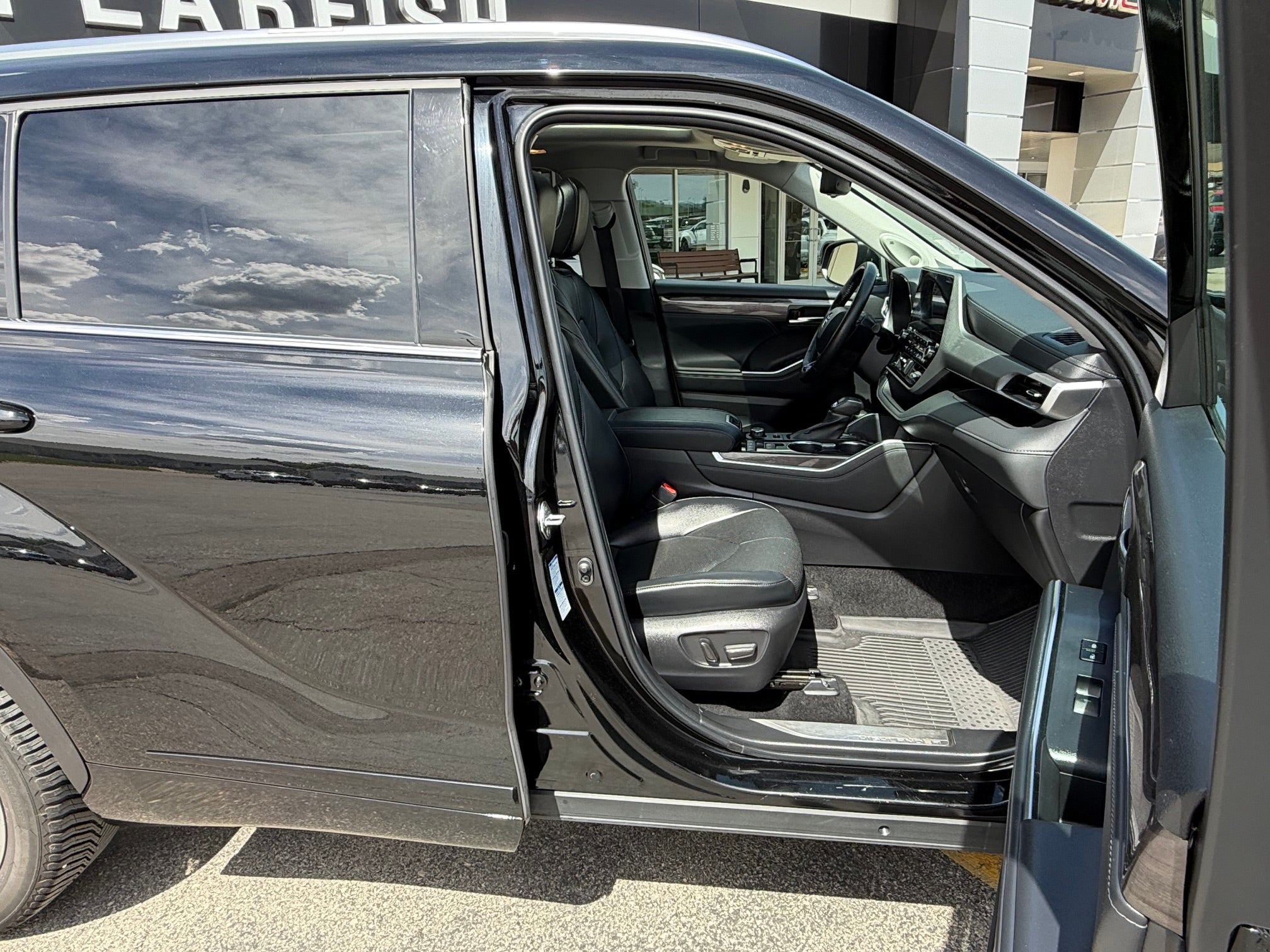 2022 Toyota Highlander Base