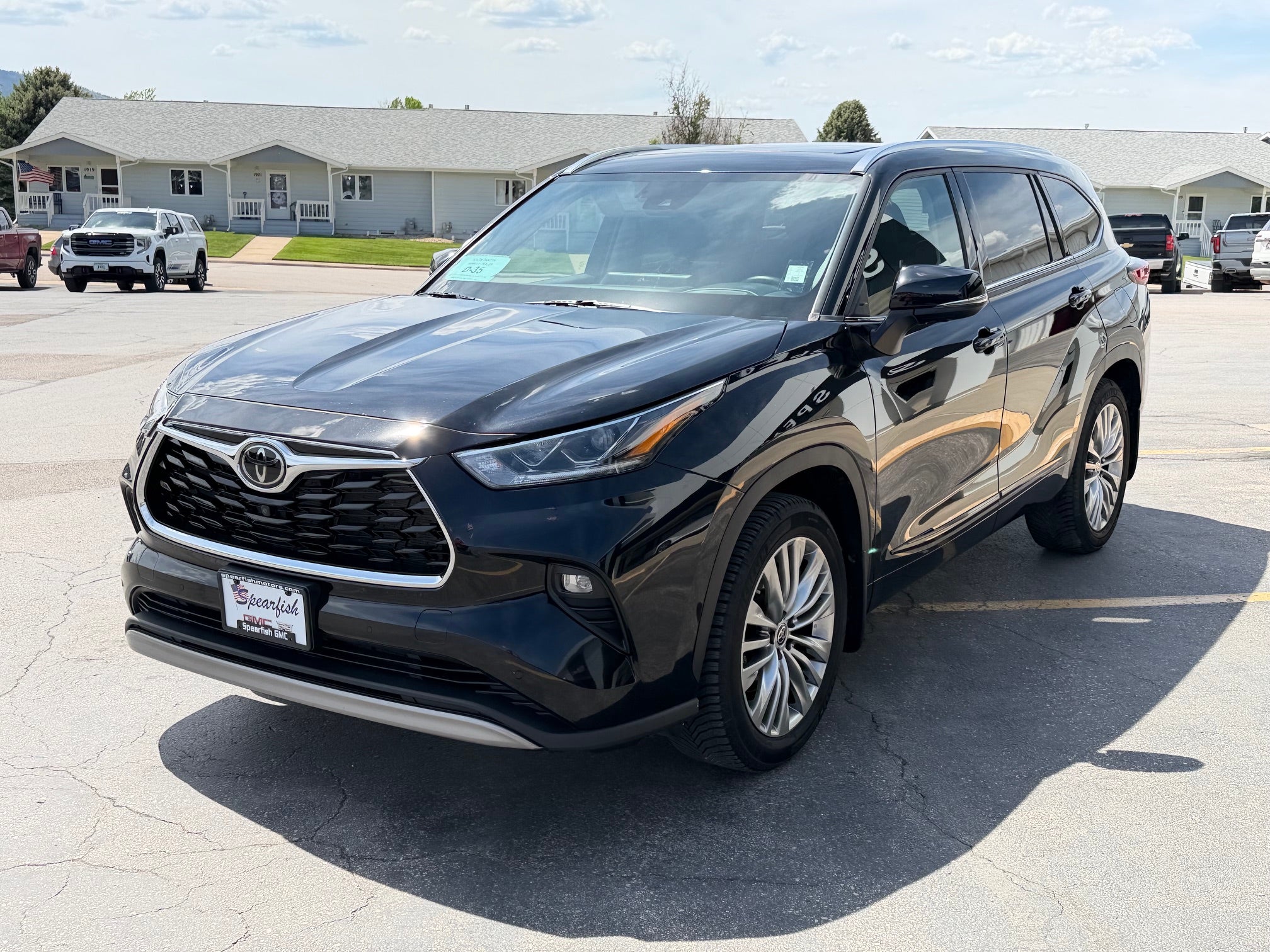 2022 Toyota Highlander Base