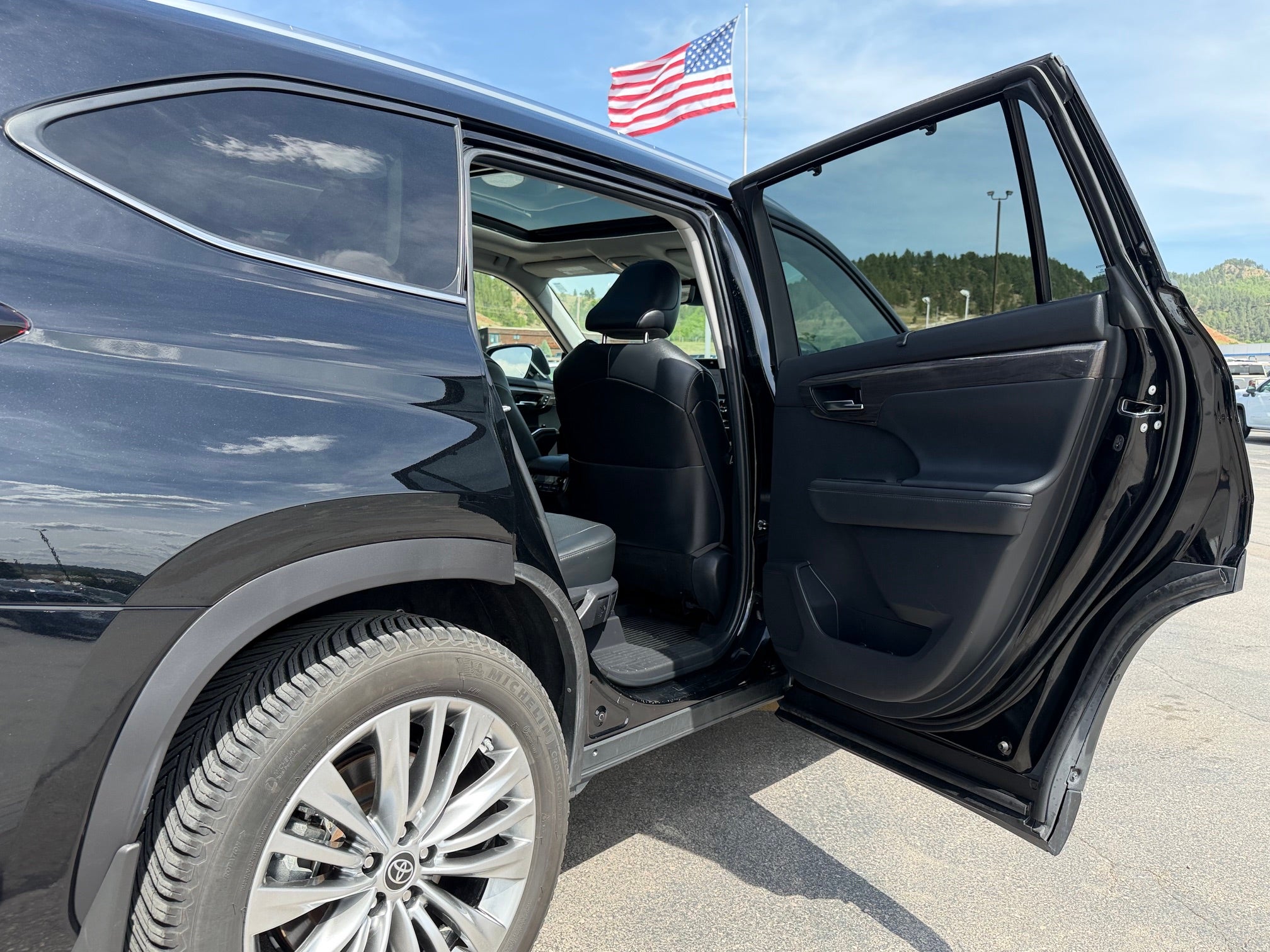 2022 Toyota Highlander Base