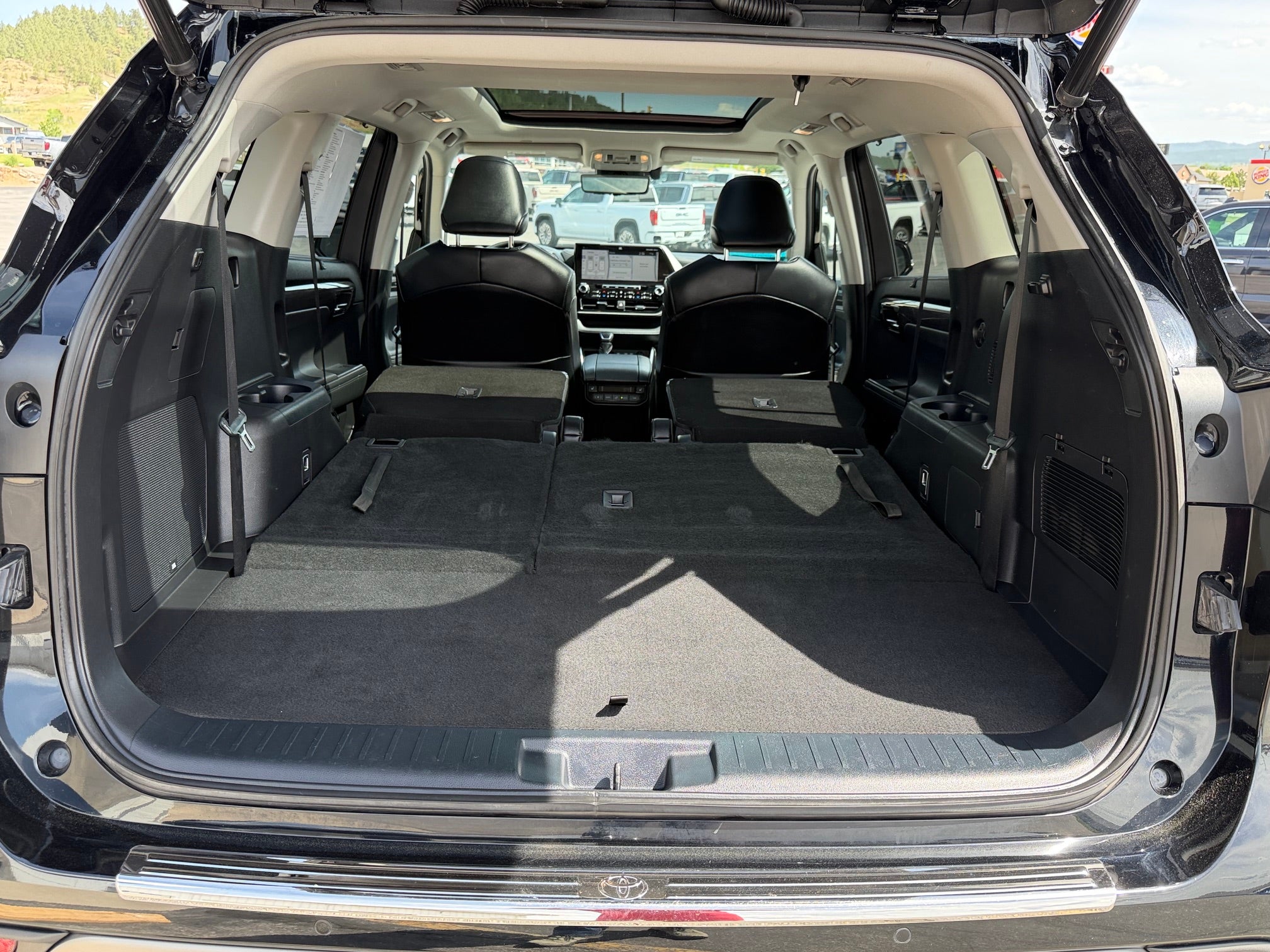 2022 Toyota Highlander Base