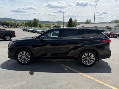 2022 Toyota Highlander Base