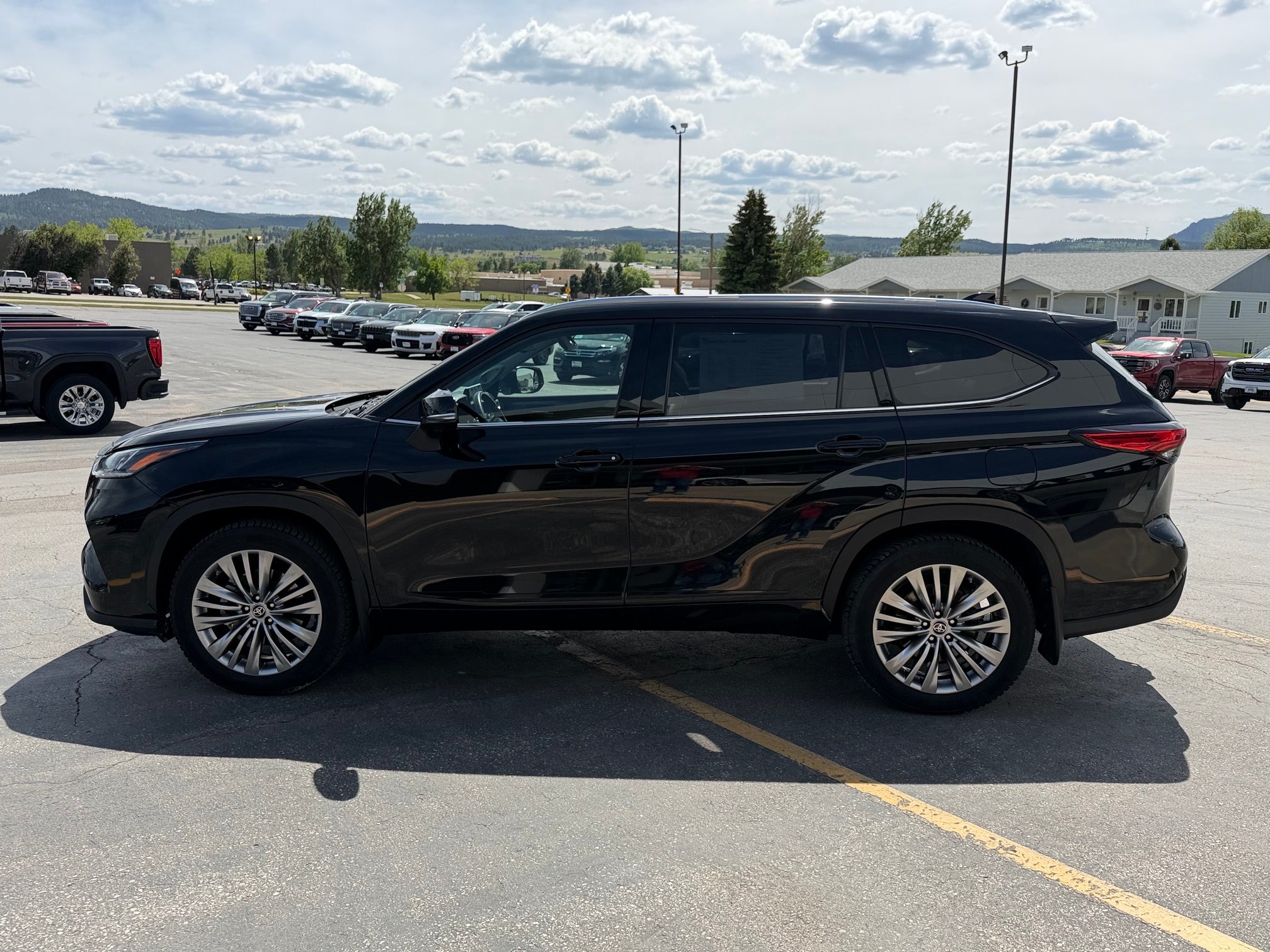 2022 Toyota Highlander Base