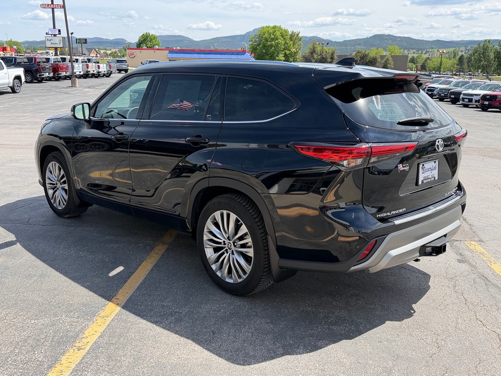 2022 Toyota Highlander Base