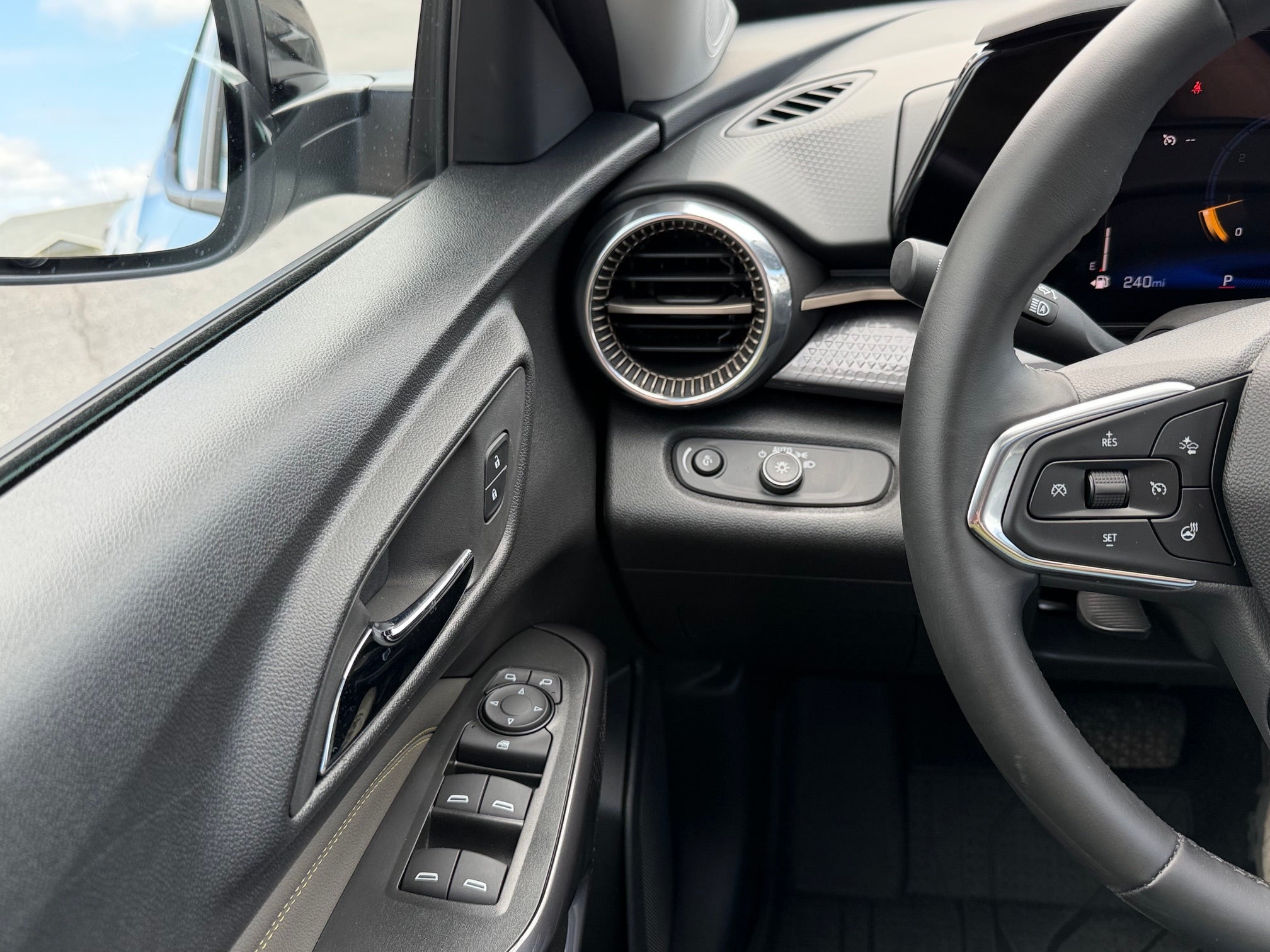 2025 Chevrolet Trax Base