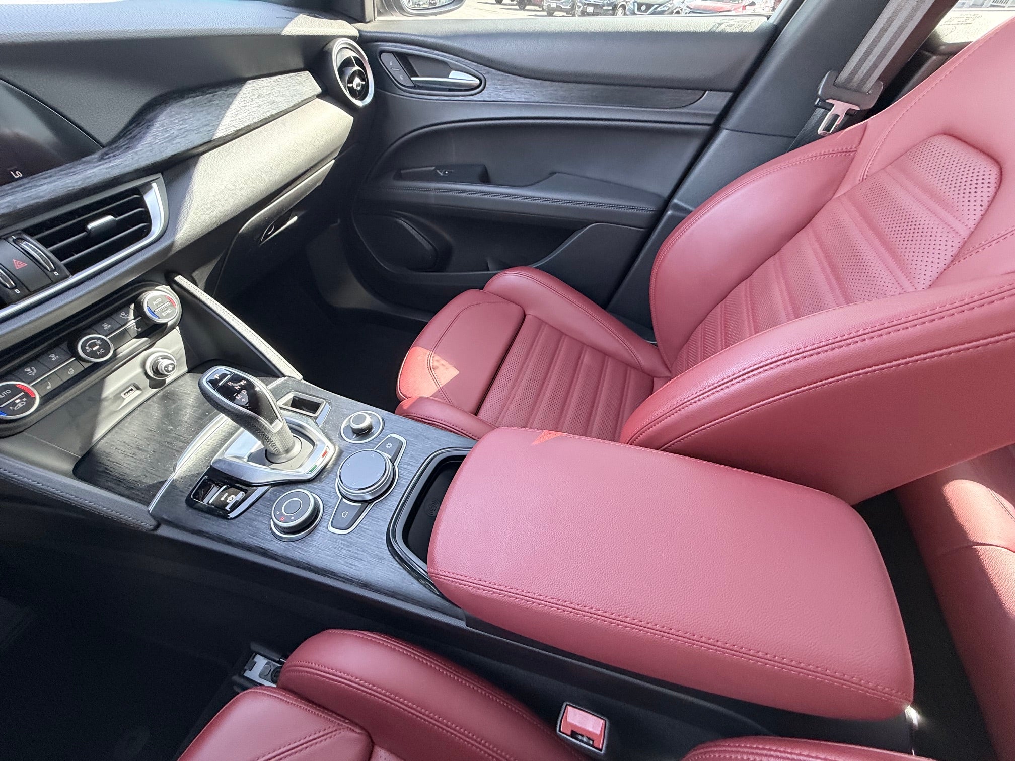2024 Alfa Romeo Stelvio Base