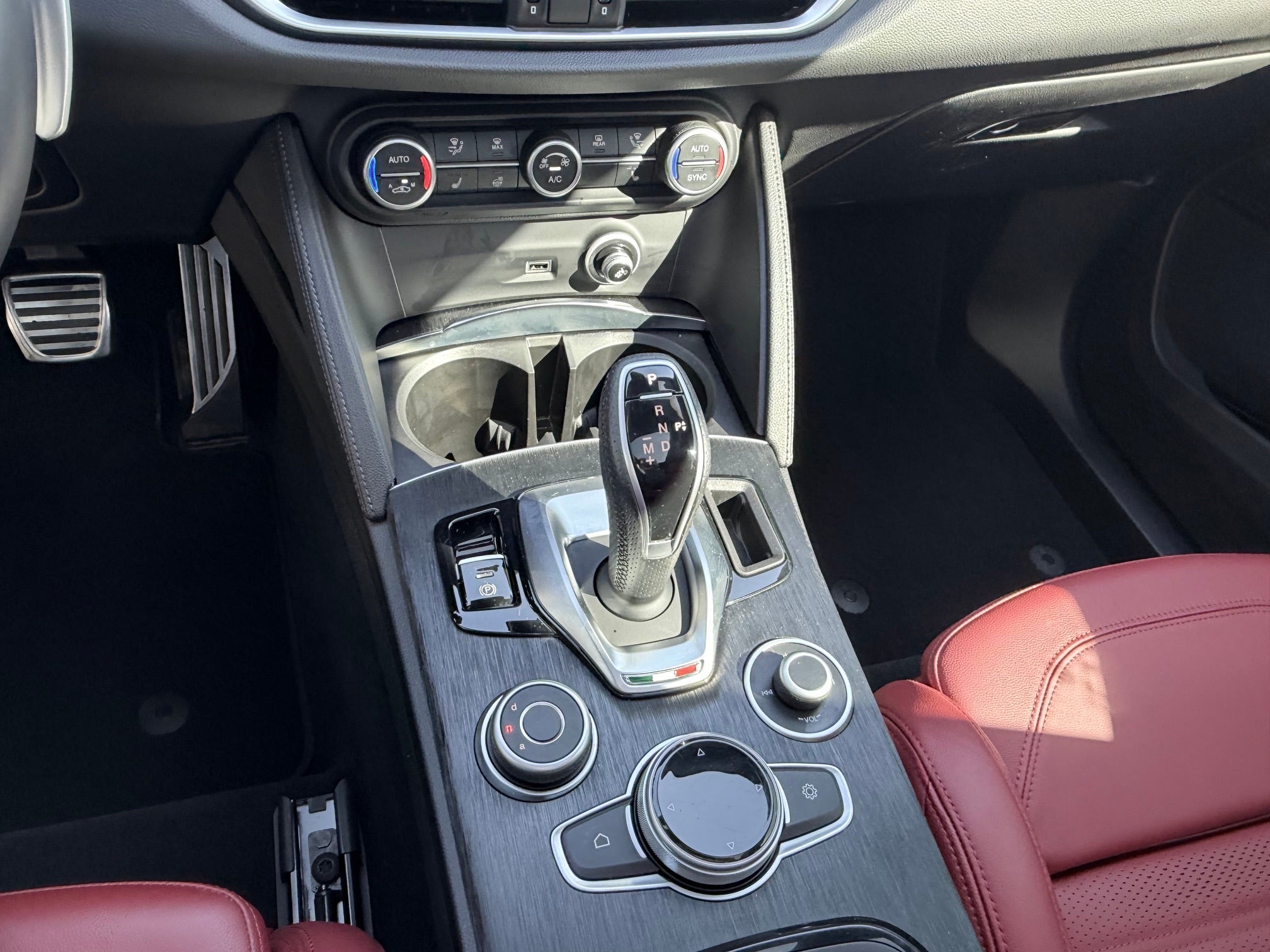 2024 Alfa Romeo Stelvio Base