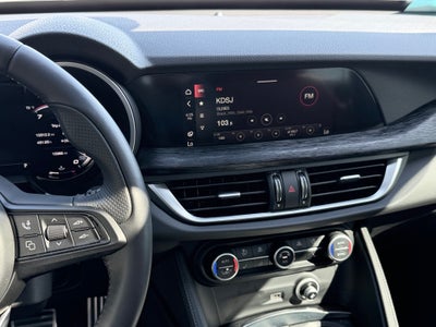 2024 Alfa Romeo Stelvio Base