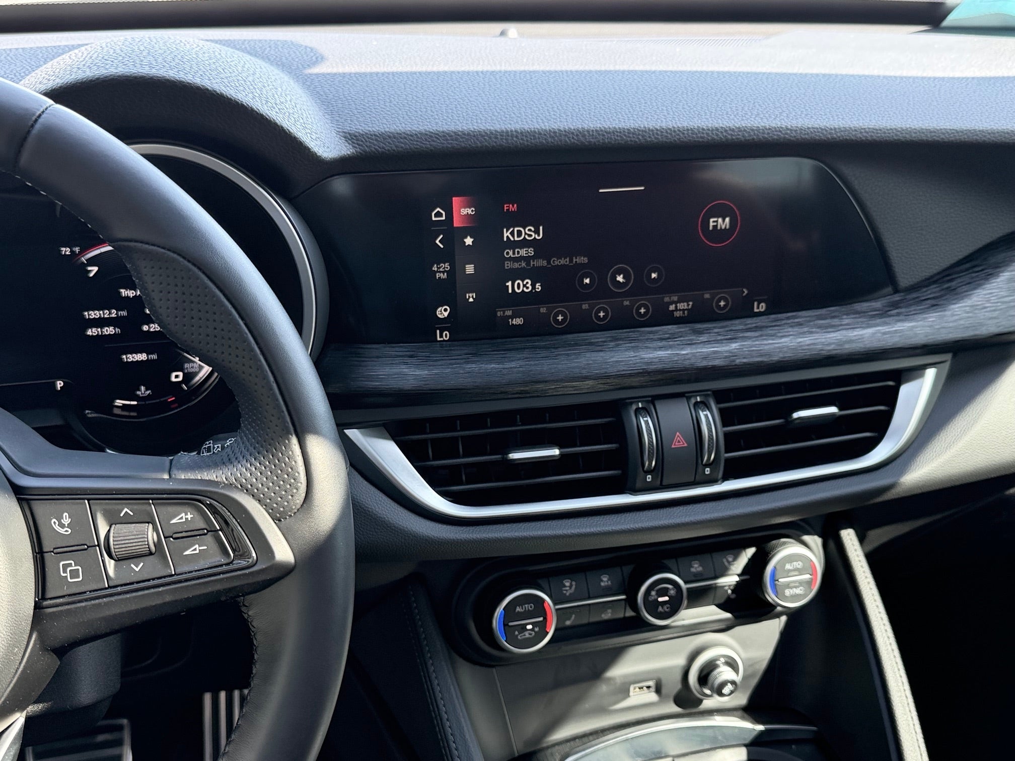 2024 Alfa Romeo Stelvio Base