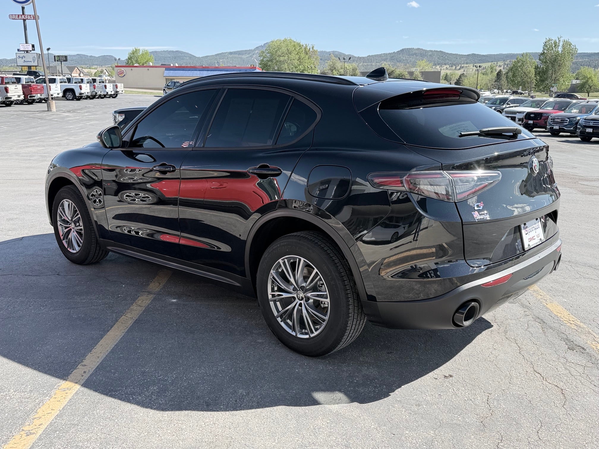 2024 Alfa Romeo Stelvio Base
